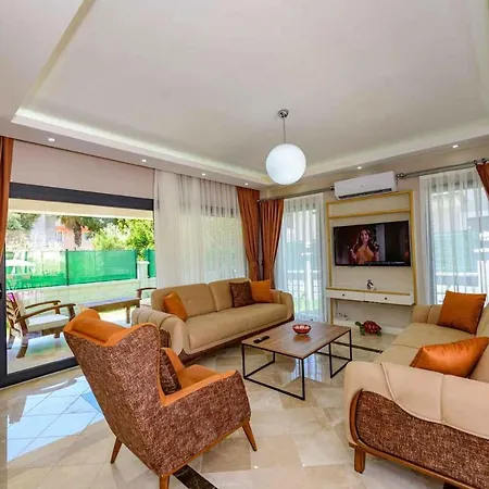 فيلة Exclusive With Private Pool, 1002