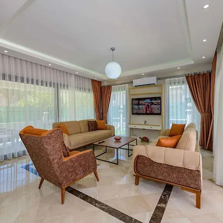Exclusive With Private Pool, 1002 *