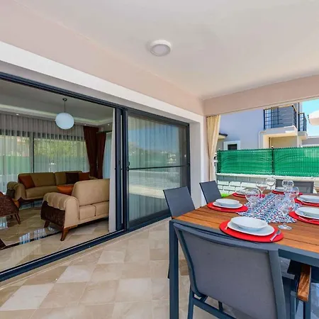 Exclusive With Private Pool, 1002 فتحية
