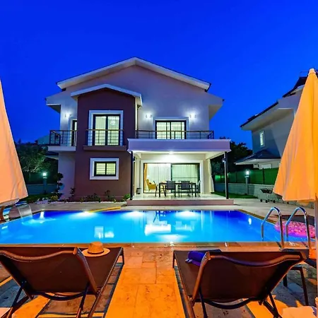 فيلة Exclusive With Private Pool, 1002